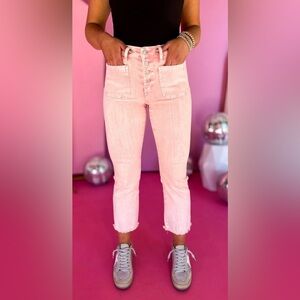 Chic Light Pink Cropped Jeans